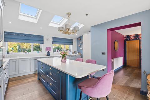 5 bedroom detached house for sale, Otley Road, Bingley, West Yorkshire, BD16
