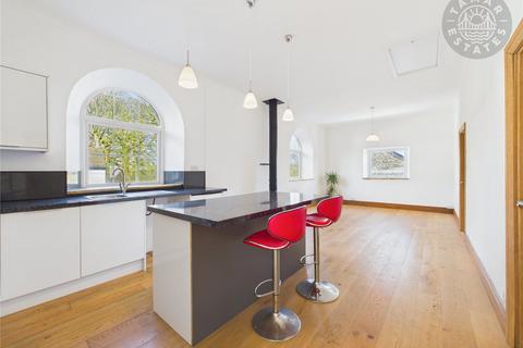 undefined, 'Charming Maisonette with Stove & Allocated Parking'