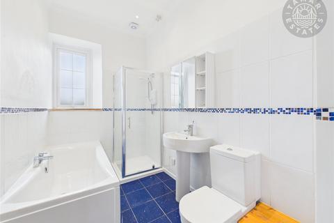 undefined, 'Charming Maisonette with Stove & Allocated Parking'