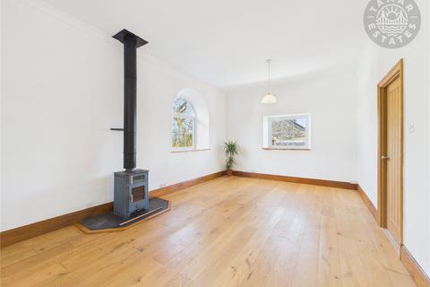 undefined, 'Charming Maisonette with Stove & Allocated Parking'