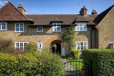 Asmuns Place, Hampstead Garden Suburb, NW11