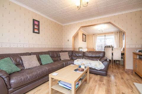3 bedroom semi-detached house for sale, Kent Road, Wednesbury