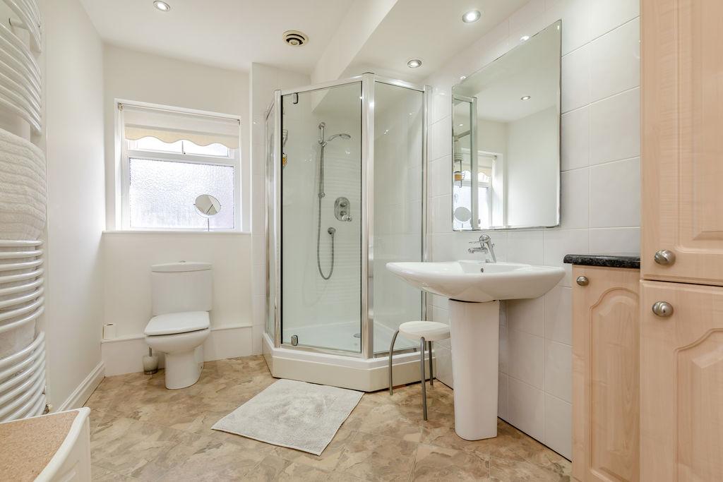Bedroom 1 En-suite