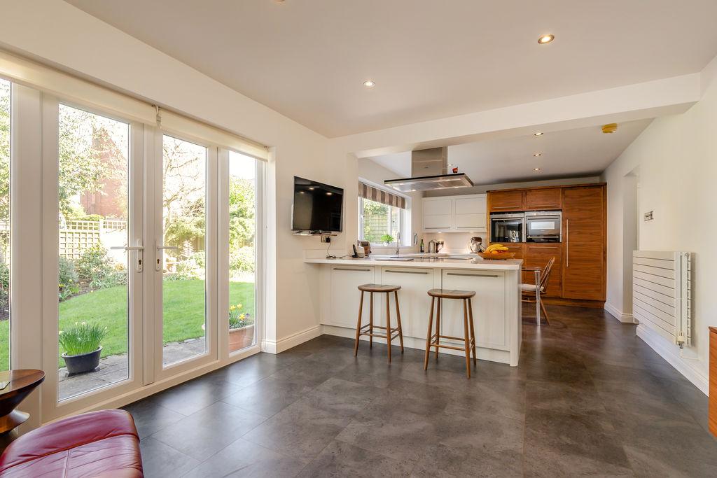 Kitchen/Breakfast