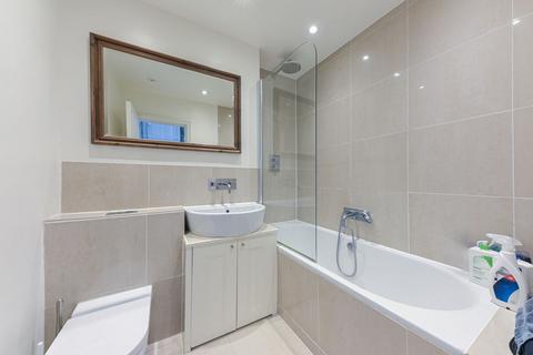 2 bedroom property to rent, St. Georges Drive,