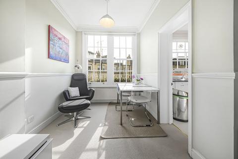 2 bedroom property to rent, St. Georges Drive,