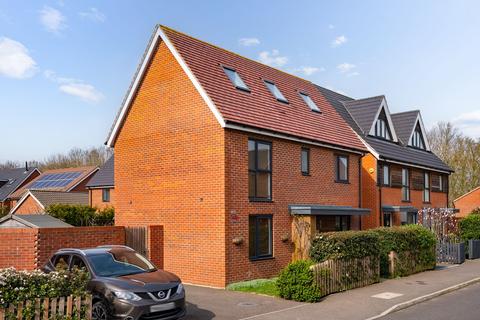 5 bedroom detached house for sale, Gladiator Road, Upper Cambourne, CB23