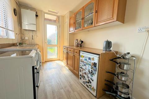 3 bedroom semi-detached house for sale, Romsey Avenue, Fareham PO16