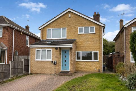 4 bedroom detached house for sale, Broughton Avenue, Luton