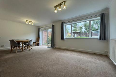 4 bedroom detached house for sale, Broughton Avenue, Luton