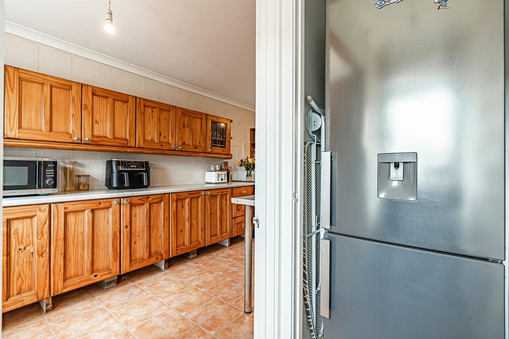 Kitchen/ Breakfast Room