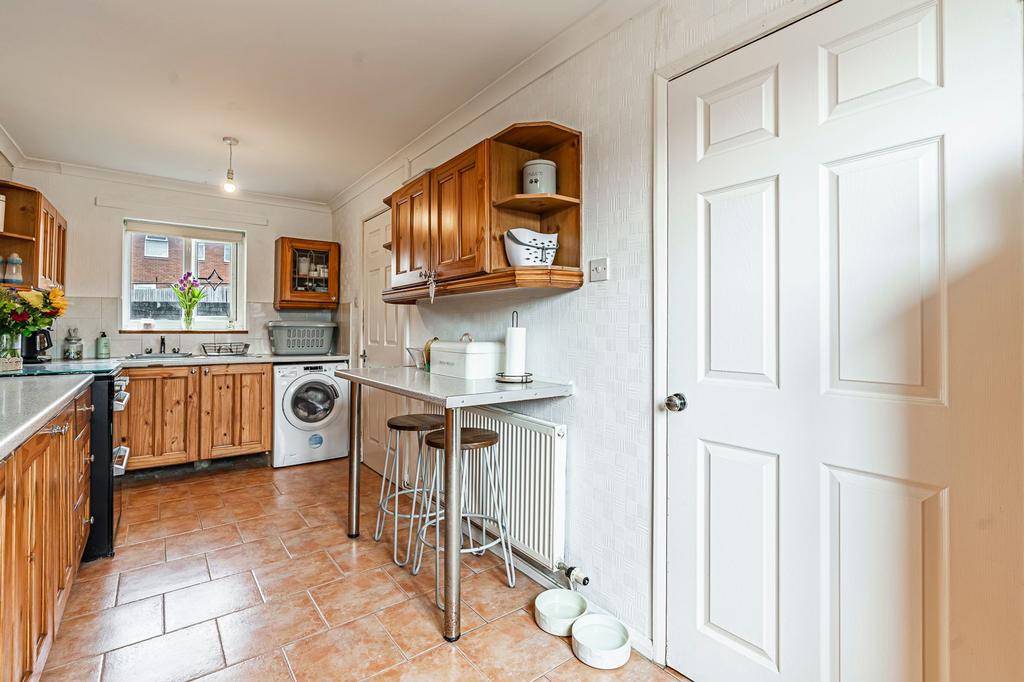 Kitchen/ Breakfast Room