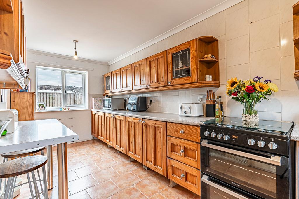 Kitchen/ Breakfast Room