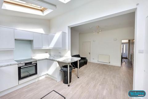 3 bedroom terraced house to rent, Manor Road, Bath