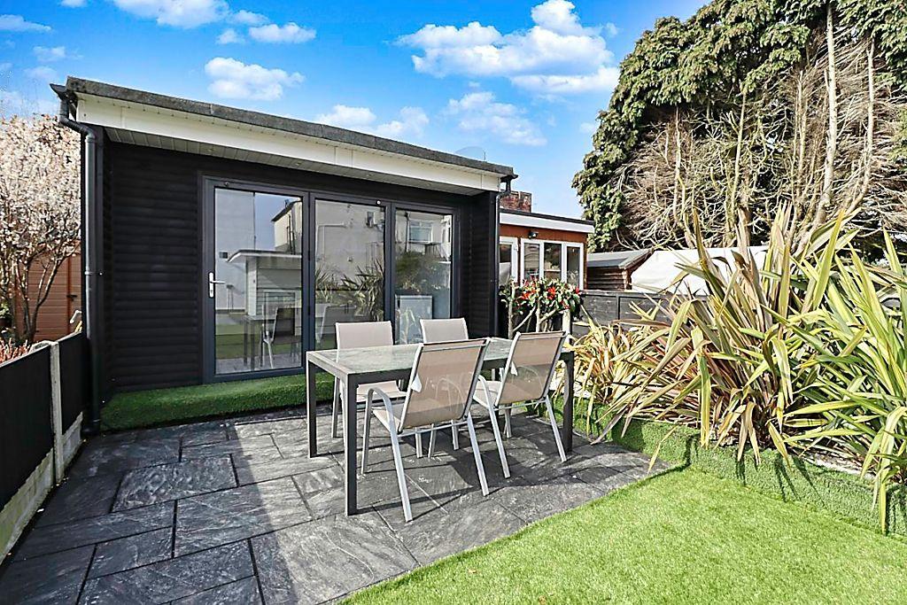 Rear Garden &...