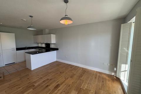 1 bedroom flat to rent, Beaumont Drive,
