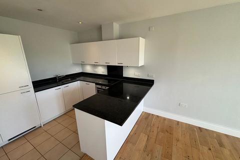 1 bedroom flat to rent, Beaumont Drive,