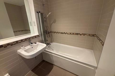 1 bedroom flat to rent, Beaumont Drive,