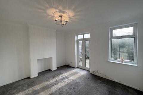 3 bedroom terraced house to rent, Dennington Lane, Wakefield