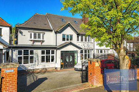 5 bedroom semi-detached house for sale, Grange Crescent, Chigwell IG7