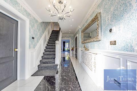 5 bedroom semi-detached house for sale, Grange Crescent, Chigwell IG7