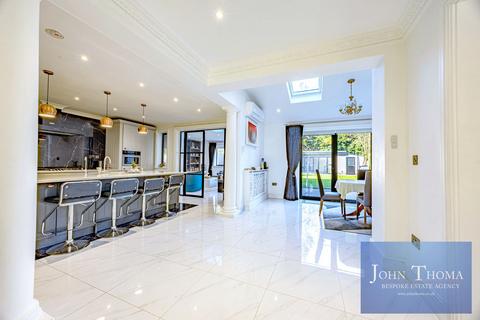 5 bedroom semi-detached house for sale, Grange Crescent, Chigwell IG7