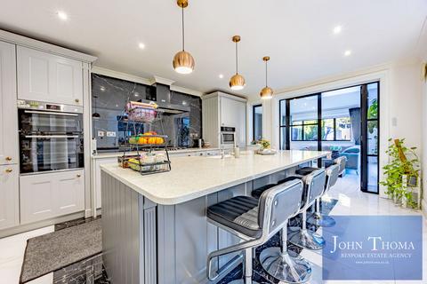 5 bedroom semi-detached house for sale, Grange Crescent, Chigwell IG7
