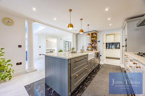 5 bedroom semi-detached house for sale, Grange Crescent, Chigwell IG7