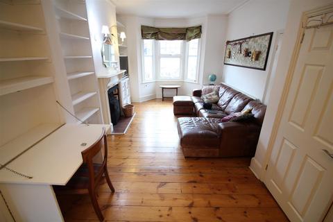 undefined, Lansdowne Road, Hounslow