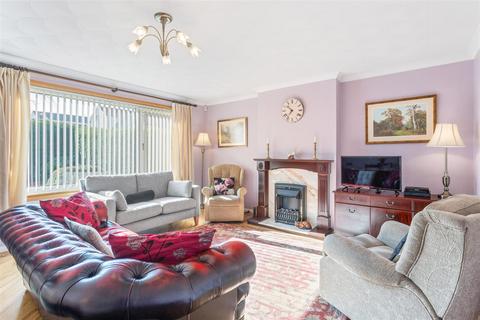 undefined, Sibbalds Brae, Bathgate EH48