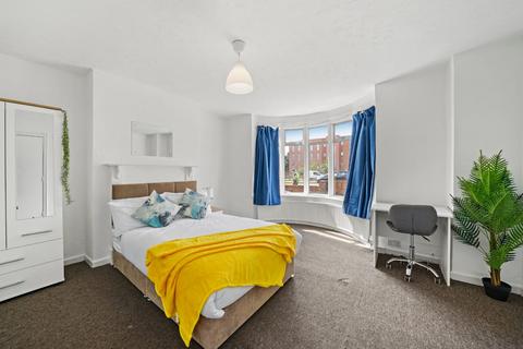 undefined, Western Avenue, London W3