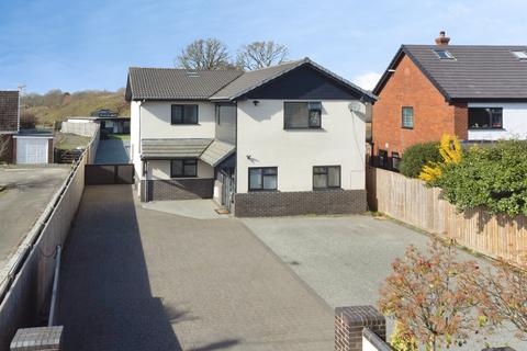 4 bedroom detached house for sale, Strawberry cross, Chester, CH1