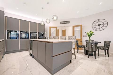 3 bedroom apartment for sale, Great Warley Street, Great Warley, CM13