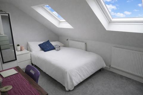 6 bedroom terraced house to rent, Southmead Road, Bristol, BS10