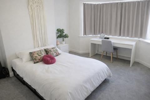 6 bedroom terraced house to rent, Southmead Road, Bristol, BS10