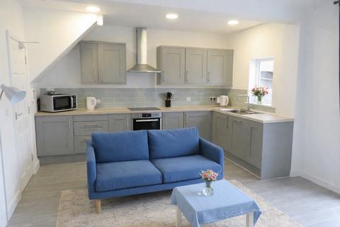 6 bedroom terraced house to rent, Southmead Road, Bristol, BS10