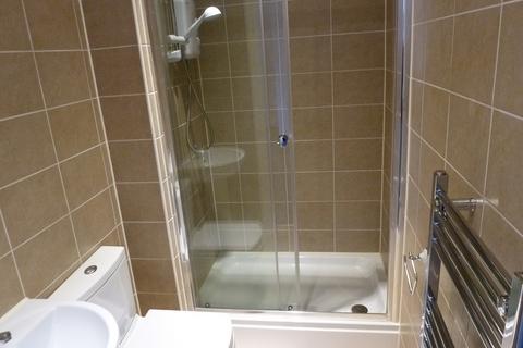 Studio to rent, 11 Whitefield Tce, Flat 7