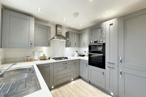 3 bedroom semi-detached house to rent, Shoemakers Close, Keresley End, CV7