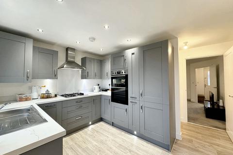 3 bedroom semi-detached house to rent, Shoemakers Close, Keresley End, CV7