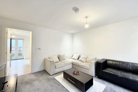3 bedroom semi-detached house to rent, Shoemakers Close, Keresley End, CV7