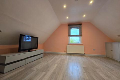 Studio to rent, Upper Tollington Park  N4