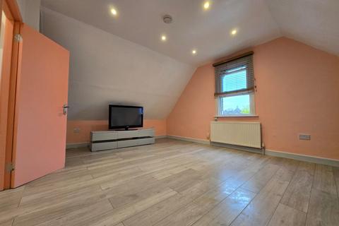 Studio to rent, Upper Tollington Park  N4