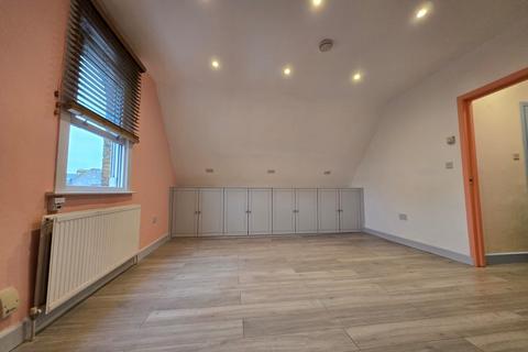 Studio to rent, Upper Tollington Park  N4