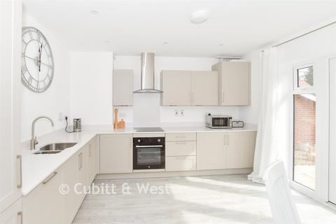 3 bedroom detached house for sale, Gala Close, Crowborough, East Sussex