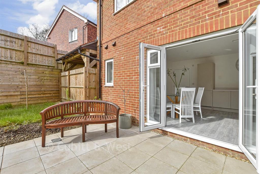 External Lifestyle Photograph