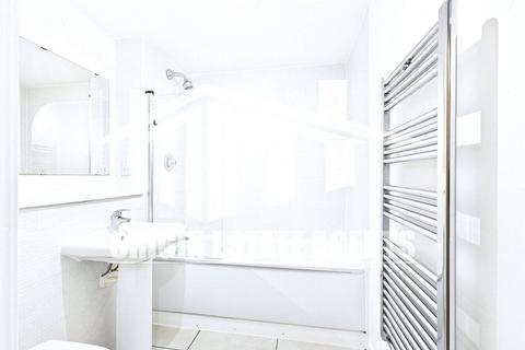 2 bedroom apartment to rent, Centenary  Plaza, Birmingham B1