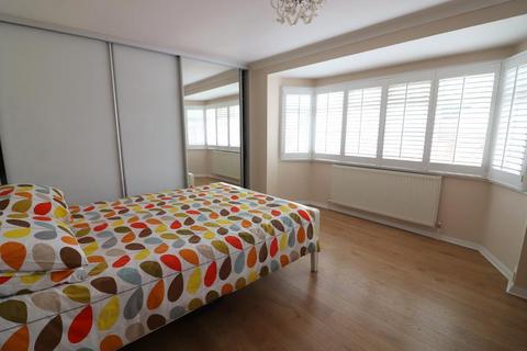 undefined, Luton LU4