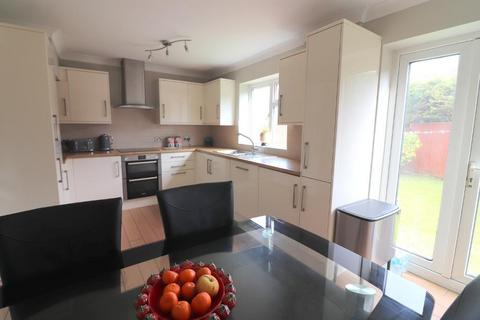 undefined, Luton LU4