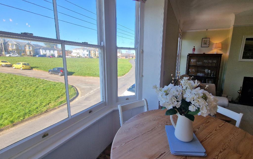 Sitting Room/Dining Room