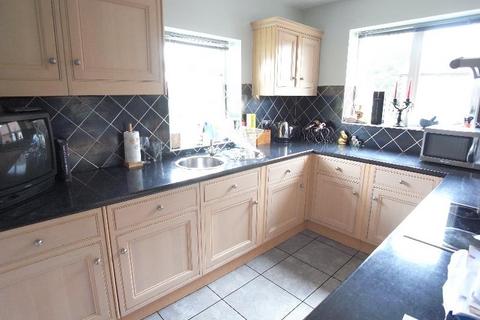 undefined, Edgbaston Walk, Leeds, West Yorkshire, LS17